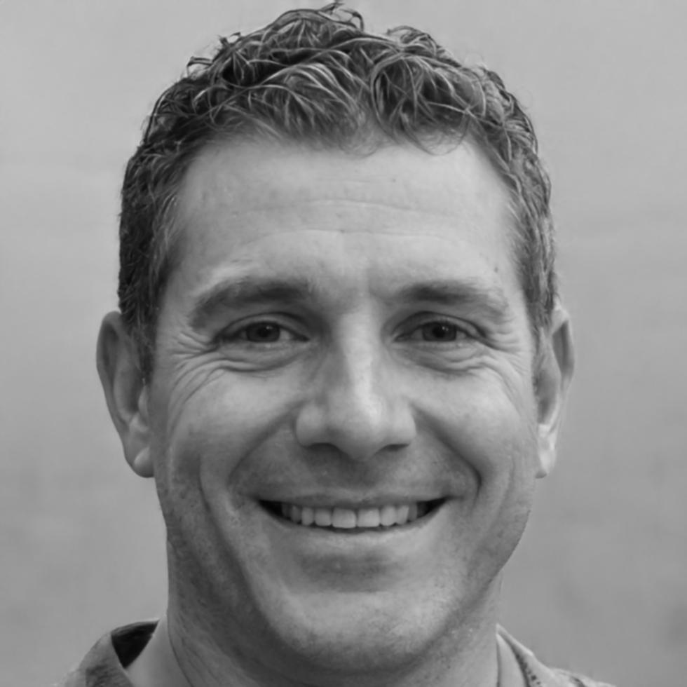 Георгиос Макридакис - эксперт по корпоративным финансам